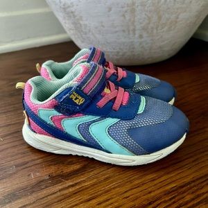 Stride Rite toddler tennis shoes in size 9W